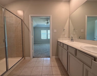 621 Fletcher Drive - Photo Thumbnail 10