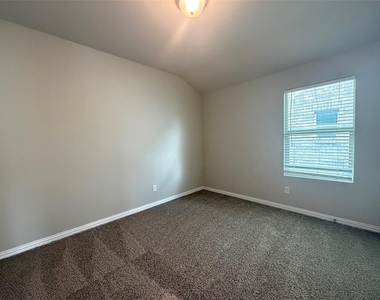 621 Fletcher Drive - Photo Thumbnail 15