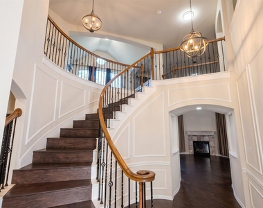9314 Royal Burgess Drive - Photo Thumbnail 5