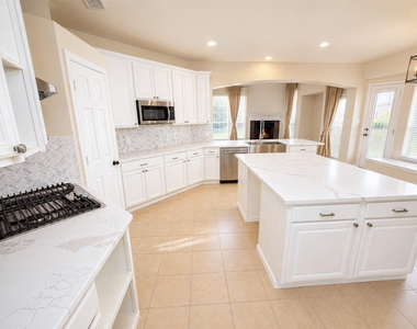 9314 Royal Burgess Drive - Photo Thumbnail 7