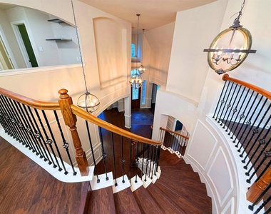 9314 Royal Burgess Drive - Photo Thumbnail 12