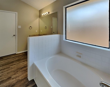 8228 Willis Lane - Photo Thumbnail 9