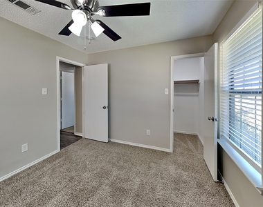 8228 Willis Lane - Photo Thumbnail 12