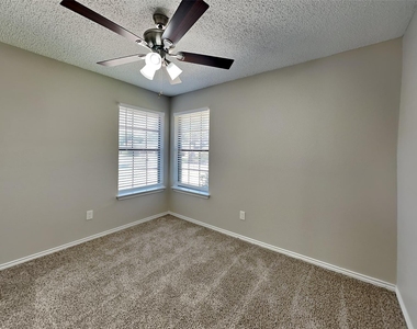 8228 Willis Lane - Photo Thumbnail 11