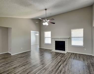 8228 Willis Lane - Photo Thumbnail 3