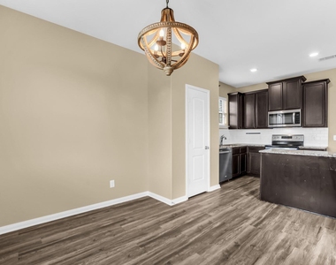 2109 Barrow Street - Photo Thumbnail 10