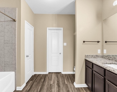 2109 Barrow Street - Photo Thumbnail 18
