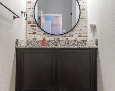 2109 Barrow Street - Photo Thumbnail 22