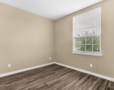 2109 Barrow Street - Photo Thumbnail 21
