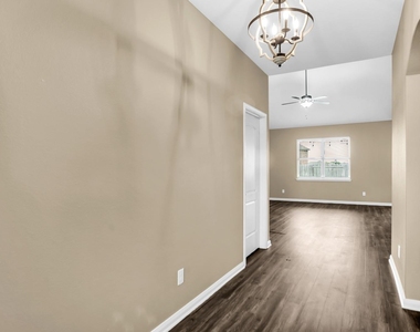 2109 Barrow Street - Photo Thumbnail 4