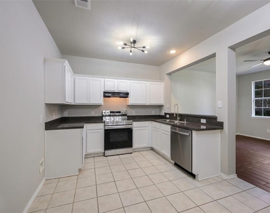 4152 Kyndra Circle - Photo Thumbnail 4