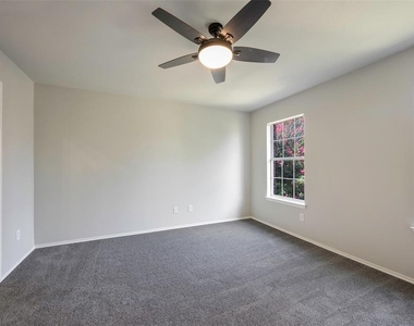 4152 Kyndra Circle - Photo Thumbnail 7