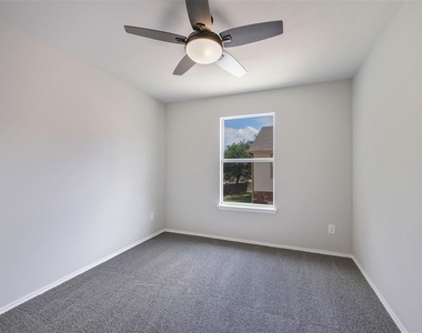 4152 Kyndra Circle - Photo Thumbnail 8