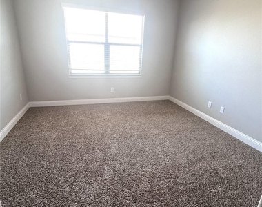 870 Sagebrush Drive - Photo Thumbnail 9