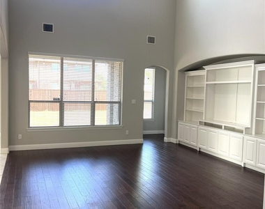 870 Sagebrush Drive - Photo Thumbnail 4