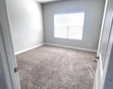 870 Sagebrush Drive - Photo Thumbnail 15