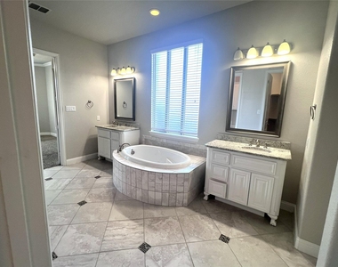 870 Sagebrush Drive - Photo Thumbnail 7