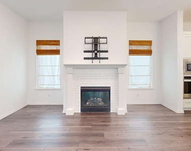 3285 Dover Drive - Photo Thumbnail 3