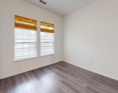 3285 Dover Drive - Photo Thumbnail 19