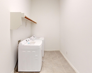 3285 Dover Drive - Photo Thumbnail 25
