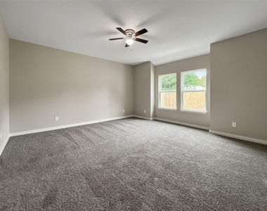4615 Roberts Avenue - Photo Thumbnail 16