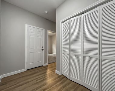 4615 Roberts Avenue - Photo Thumbnail 3