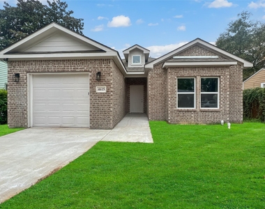 4615 Roberts Avenue - Photo Thumbnail 1