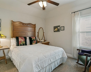 417 Chestnut Lane - Photo Thumbnail 20