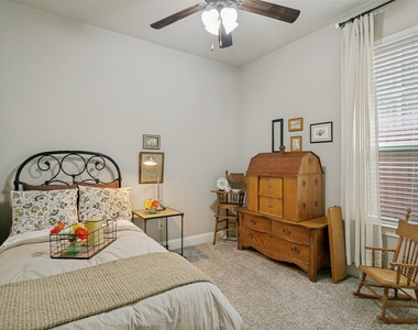 417 Chestnut Lane - Photo Thumbnail 17