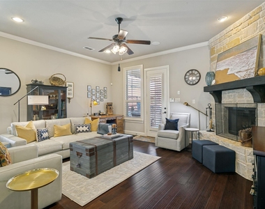 417 Chestnut Lane - Photo Thumbnail 5