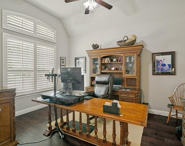 417 Chestnut Lane - Photo Thumbnail 16