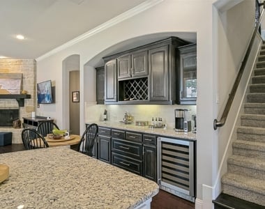 417 Chestnut Lane - Photo Thumbnail 8
