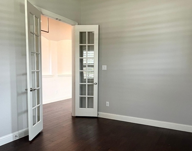 880 Saint Peter Lane - Photo Thumbnail 4