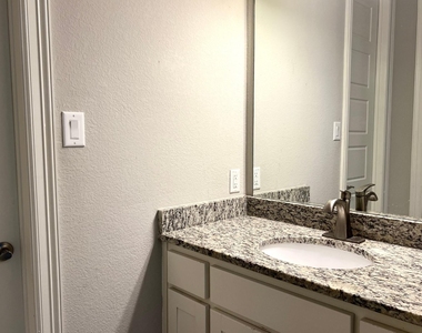 880 Saint Peter Lane - Photo Thumbnail 35
