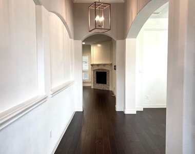 880 Saint Peter Lane - Photo Thumbnail 2