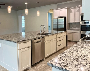 880 Saint Peter Lane - Photo Thumbnail 12