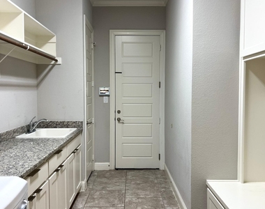 880 Saint Peter Lane - Photo Thumbnail 17