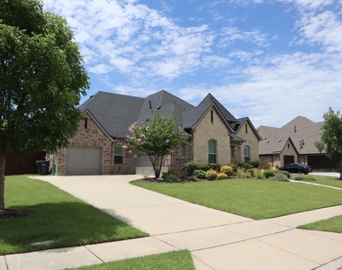 880 Saint Peter Lane - Photo Thumbnail 1