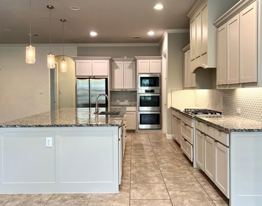 880 Saint Peter Lane - Photo Thumbnail 11