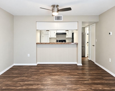 4653 Country Creek Drive - Photo Thumbnail 9