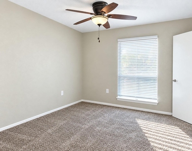 4653 Country Creek Drive - Photo Thumbnail 17