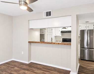 4653 Country Creek Drive - Photo Thumbnail 12