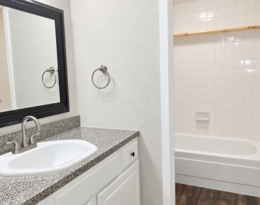 4653 Country Creek Drive - Photo Thumbnail 7