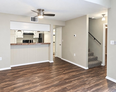 4653 Country Creek Drive - Photo Thumbnail 10