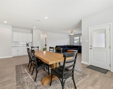 821 Shepperton Way - Photo Thumbnail 18