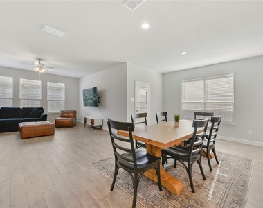 821 Shepperton Way - Photo Thumbnail 20