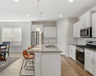 821 Shepperton Way - Photo Thumbnail 21