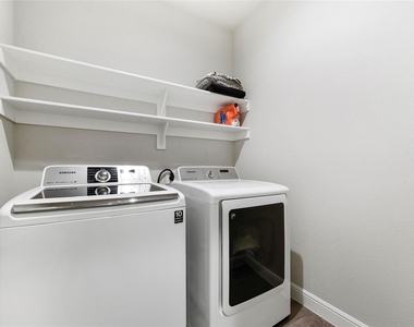 821 Shepperton Way - Photo Thumbnail 8