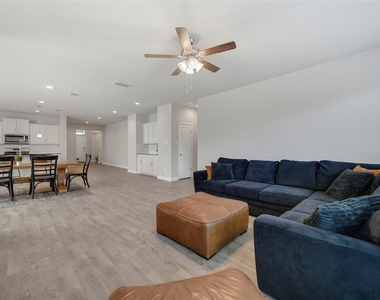 821 Shepperton Way - Photo Thumbnail 14