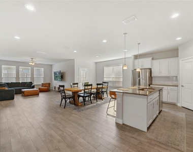 821 Shepperton Way - Photo Thumbnail 24